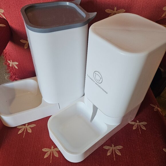 SET! Automatic Water & Kibble Dispenser - Cats and Dogs - Picture 2 of 6